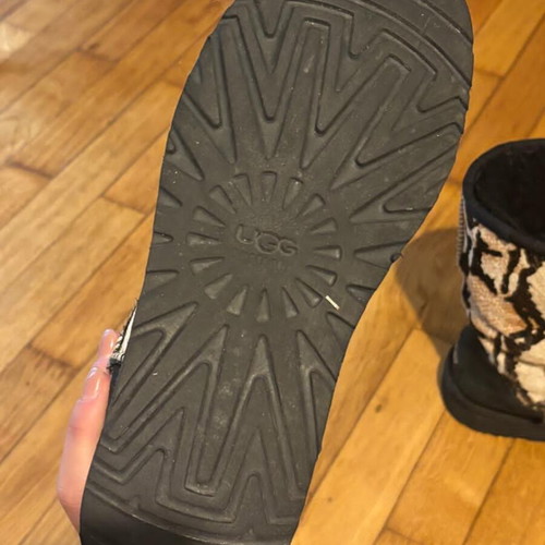 Ugg boots leather ponyskin snakeprint design like new