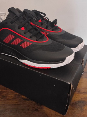 Adidas Ownthegame 3.0 JR6673 баскетболни обувки размер 45.5 нови черно и червено