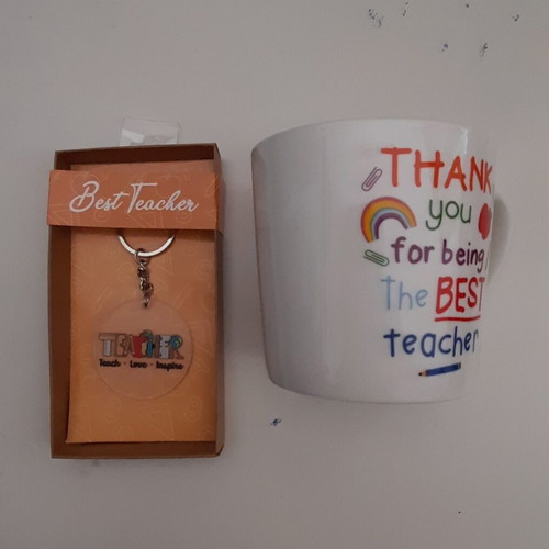 Κούπα Best Teacher και δώρο μπρελόκ καινούργια