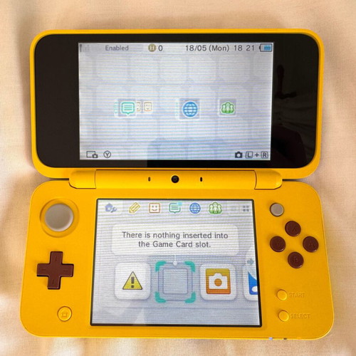 Nintendo New 2DS XL Pikachu Special Edition like new in box