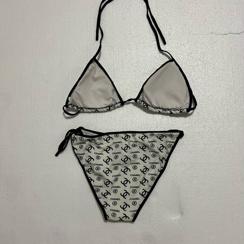Triangle bikini like new, size medium, black and white