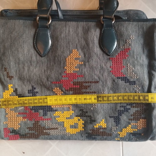 Dudlin Shoulder Bag like new with colorful embroidery and denim texture