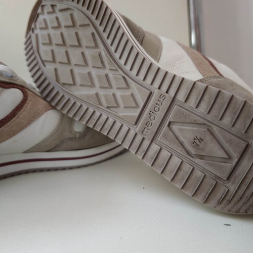 Medicus leather sneakers, size 40, 26cm insole, white with beige and pink suede accents