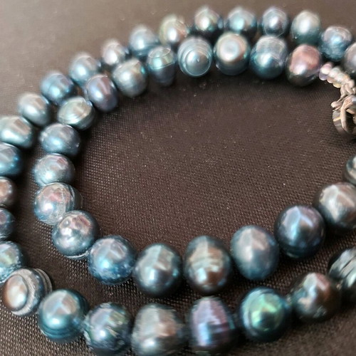 Necklace black genuine pearls new