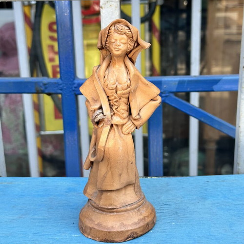 Vintage handmade terracotta female figurine 19 cm used, broken hand