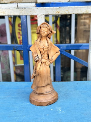 Vintage handmade terracotta female figurine 19 cm used, broken hand