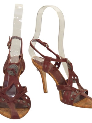 Christian Dior καφέ δερμάτινα strappy σανδάλια με vintage νόμισμα Νο 39
