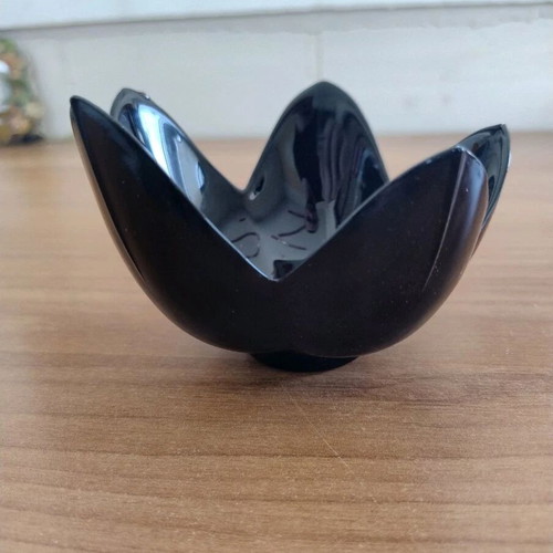 Ceramic flower-shaped decorative piece like new