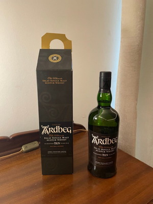 Ουίσκι Ardbeg 10 Ετών Islay Single Malt καινούργιο, σφραγισμένο με κουτί
