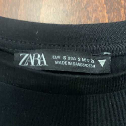 Zara black blouse with ruffle sleeve like new, size S