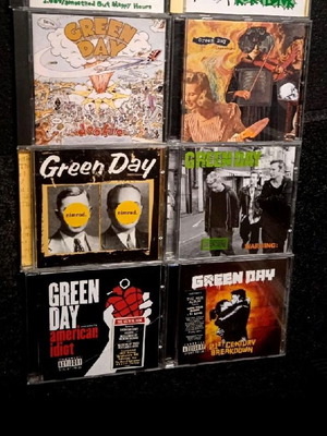 Green Day CDs used, pack of 6 albums