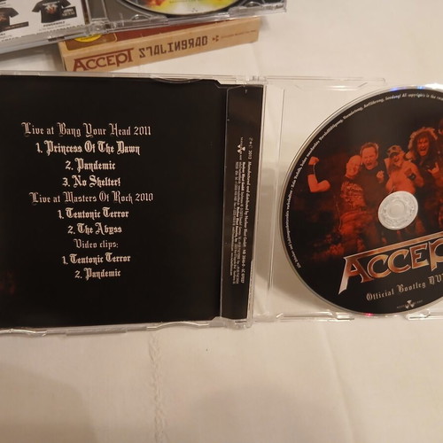 Accept Stalingrand box set like new, CD DVD and t-shirt
