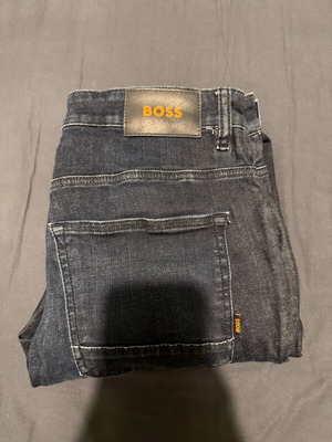 Hugo Boss Blue Jeans like new, size M, blue