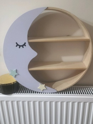 Decorative wall shelf like new for children's nursery room