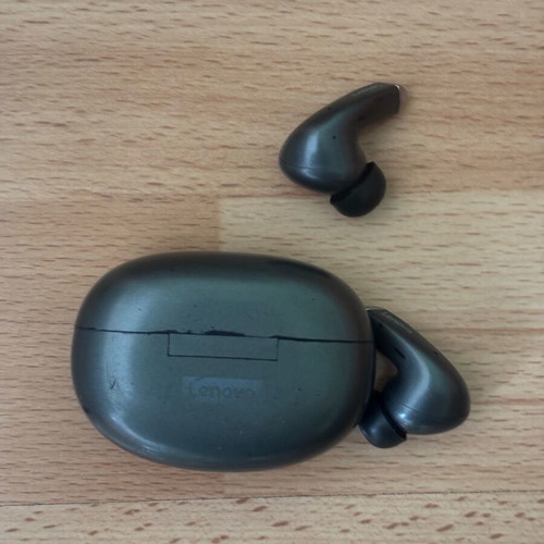 Lenovo earbuds used with minor defect