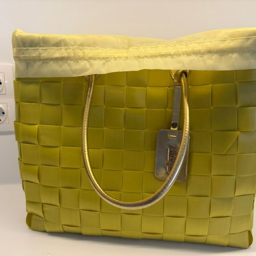 Fullah Sugah tote bag like new, lime with gold handles