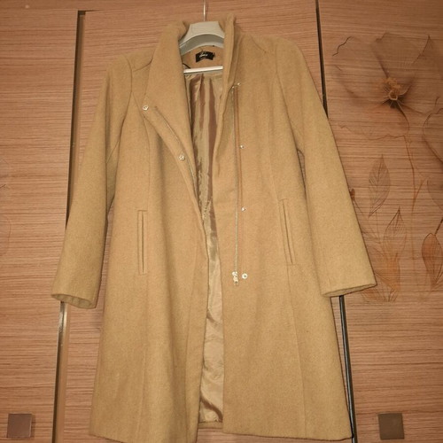 Only women's coat beige, like new
