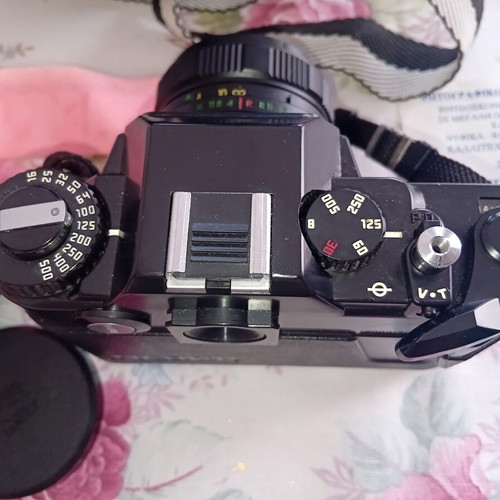 Zenit 122 35mm SLR Film Camera with Helios Lens and Original Bag like new
