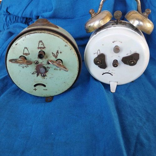 Wind-up clocks used, old, functional