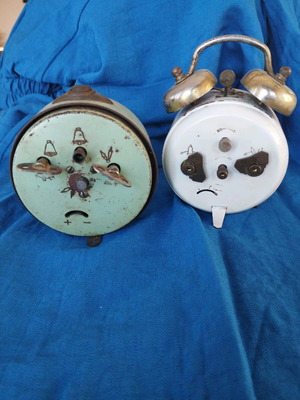 Wind-up clocks used, old, functional
