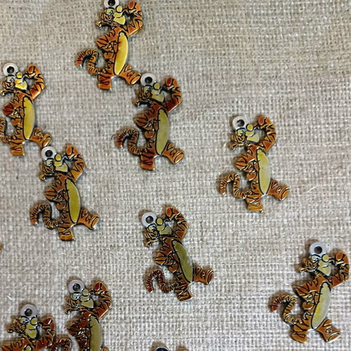 Baptism favors new, pack of 164 metal tiger charms 6 cm