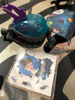 Megamind Lens Brainbot McDonalds Happy Meal Toys 2010 μεταχειρισμένο με αυτοκόλλητα