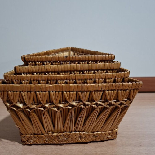 Wicker baskets used, triangular shape, practical for every use
