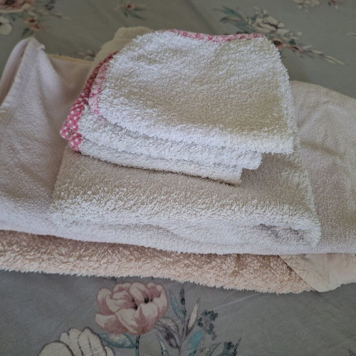 Baby towels like new, pack with various sizes and designs