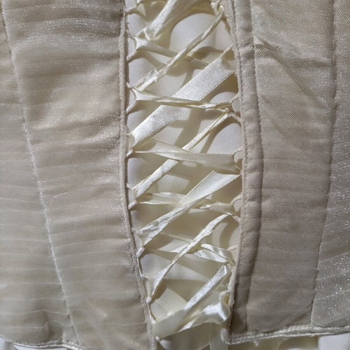 Wedding dress like new ivory color suitable for pregnant size M-L