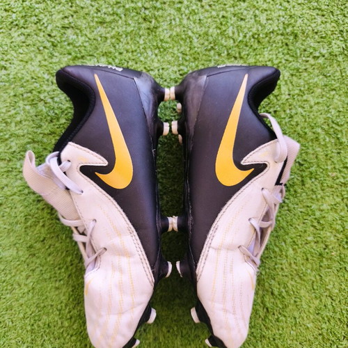 Nike Phantom GX II football shoes like new, white with gold details
