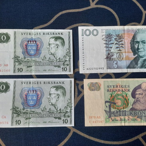 Sweden collectible banknotes - 5, 10 & 100 kronor