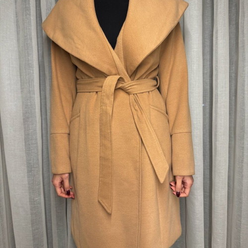 Minkpink beige women's coat like new with belt and impressive collar