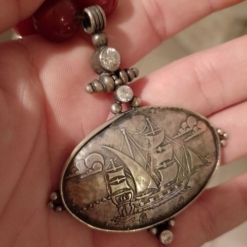 Handmade necklace with agate stones and silver 925 centerpiece Laliótis