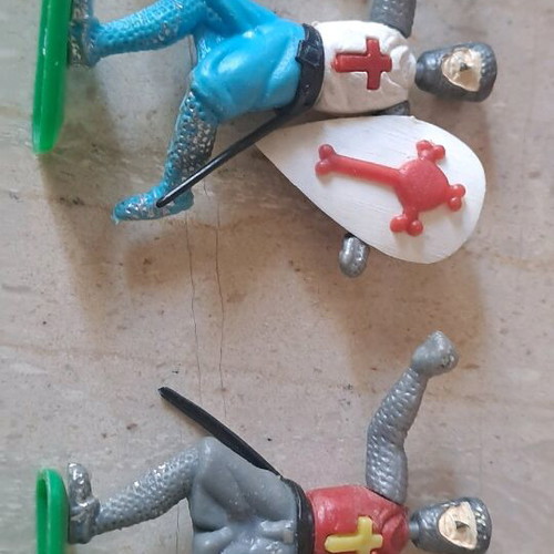 Small figures in good condition, pack
