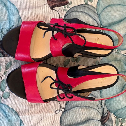 Vavoulas leather platform sandals like new, black and red