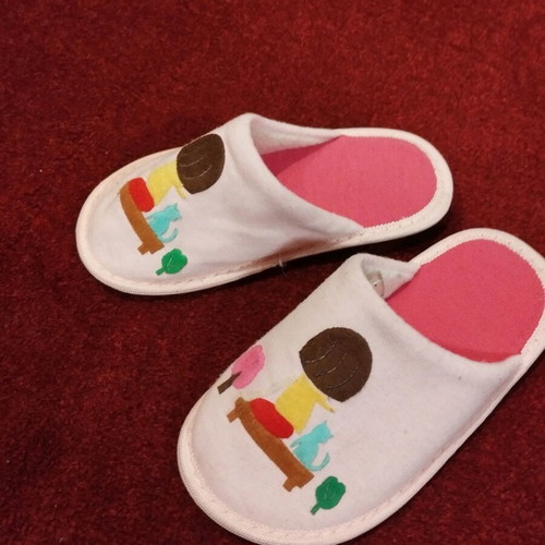 Mitsuko girls' slippers like new, pink, size 32