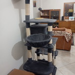 Large Cat Tree scratching post like new