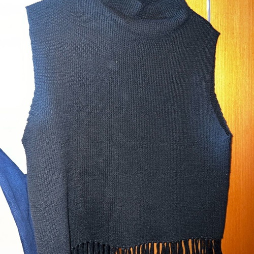 Jovanna London knitted sleeveless top like new, size small, black