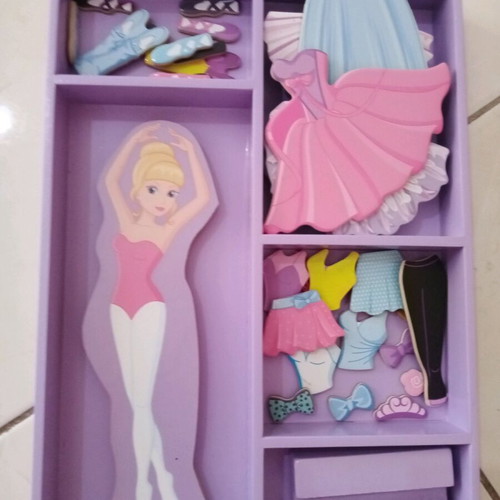 Magnetic ballerina like new, missing box lid