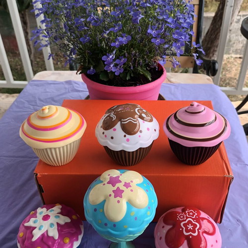 Just Toys Cup Cake Surprise Princess Dolls used, scented set of 6