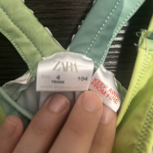 Zara girls' one-piece swimsuit with lemon print, like new, size 4 years
