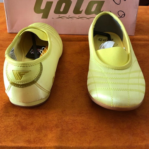 Branded women's athletic shoes used size 39