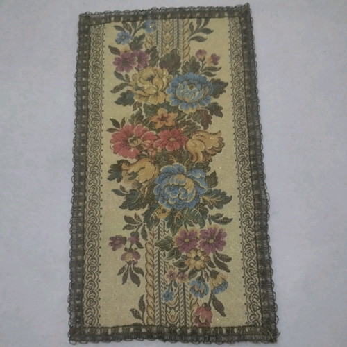 Table runner like new, size 37x21cm