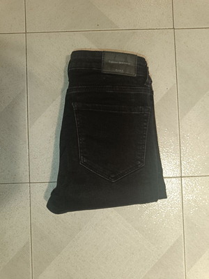 Τζιν μαύρο Zara σαν καινούργιο, μέγεθος XS / 34 / 6