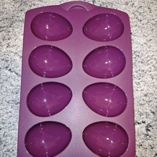 Tupperware egg silicone mold new with 8 oval cavities
