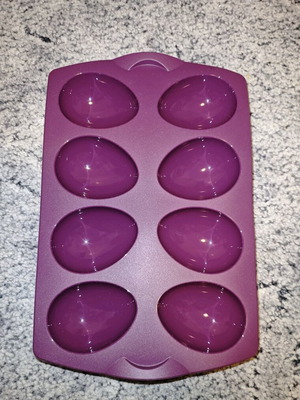 Tupperware egg silicone mold new with 8 oval cavities