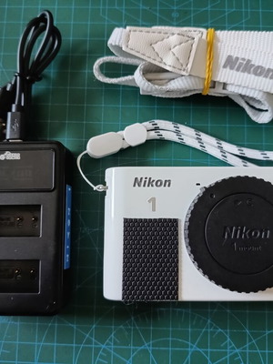 Nikon 1 J1 ψηφιακή mirrorless φωτογραφική μηχανή σώμα σαν καινούργιο