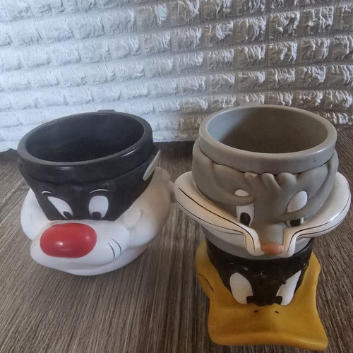 Looney Tunes collectible mugs