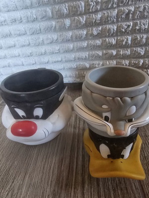 Looney Tunes collectible mugs