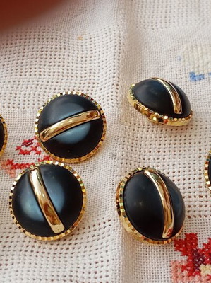 Vintage buttons from 70s blazer, like new, set of 7